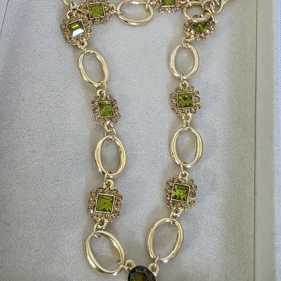 Gold with Green Crystal Stones Glam Ankle Bracelet - Picture 5 of 11